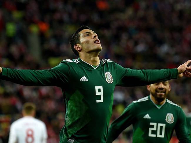 Raúl Jiménez festeja su gol. Foto: Getty Images