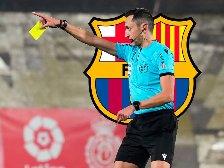 Se desata incidente entre uno de los árbitros del partido entre el Barcelona y el Atlético de Madrid