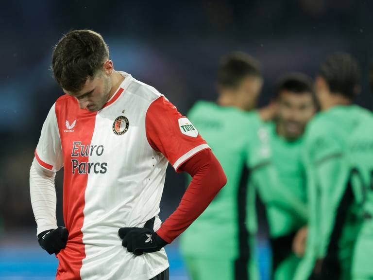 Champions League: Santiago Giménez marca autogol en la eliminación del Feyenoord en la Champions League