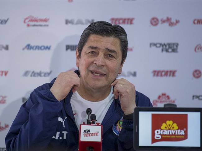 Luis Fernando Tena, DT de Chivas. Foto: Mexsport