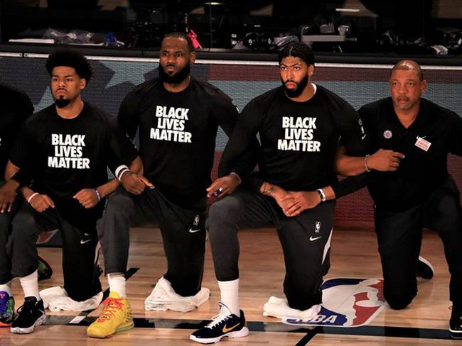 LeBron y jugadores de la NBA protestan. Foto: Getty Images
