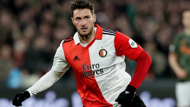 Santiago Giménez llega a 14 goles con el Feyenoord