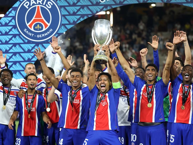 PSG bicampeón de la Supercopa de Europa: vence 2-1 al Aston Villa