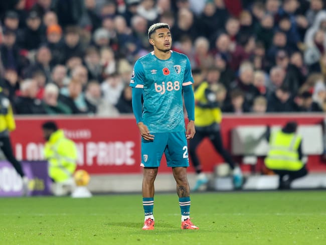 Julián Araujo fuera del Bournemouth por varios meses tras lesión