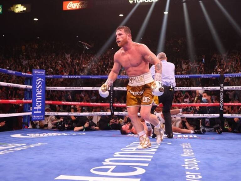 Canelo podría pelear en el Estadio Azteca. Foto: getty