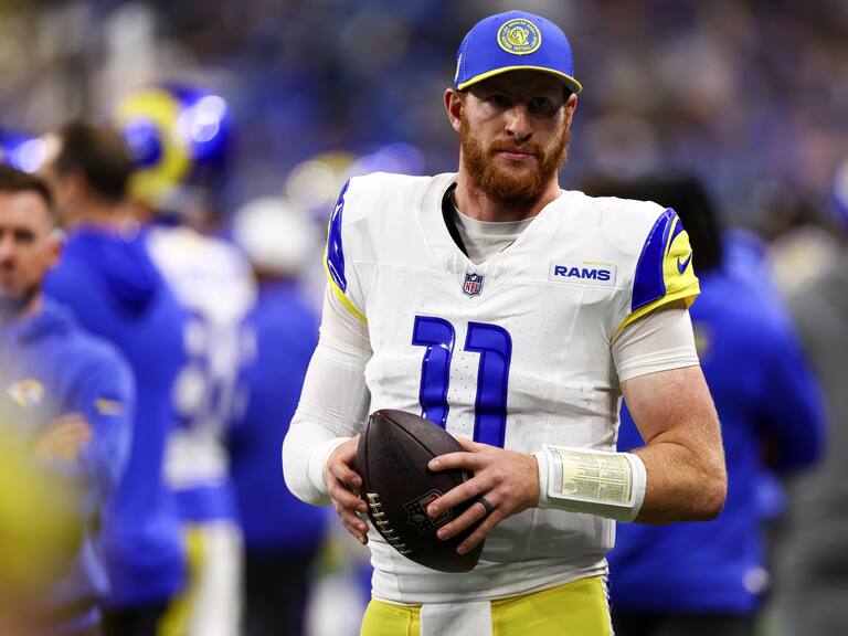 Carson Wentz firma por un año con Kansas City