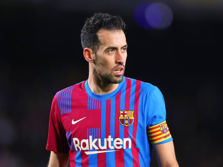 BARCELONA, SPAIN - MARCH 13: Sergio Busquets of FC Barcelona looks on during the LaLiga Santander match between FC Barcelona and CA Osasuna at Camp Nou on March 13, 2022 in Barcelona, Spain. (Photo by Eric Alonso/Getty Images)