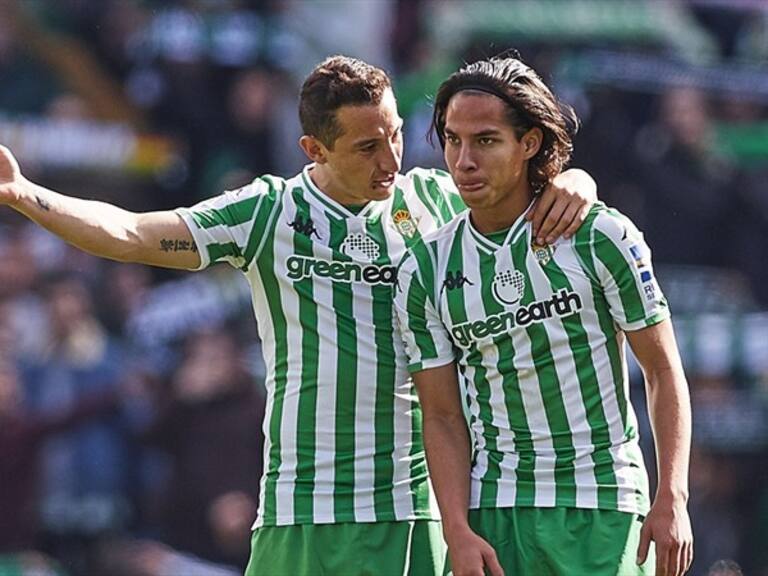 Andrés Guardado y Diego Lainez. Foto: GettyImages