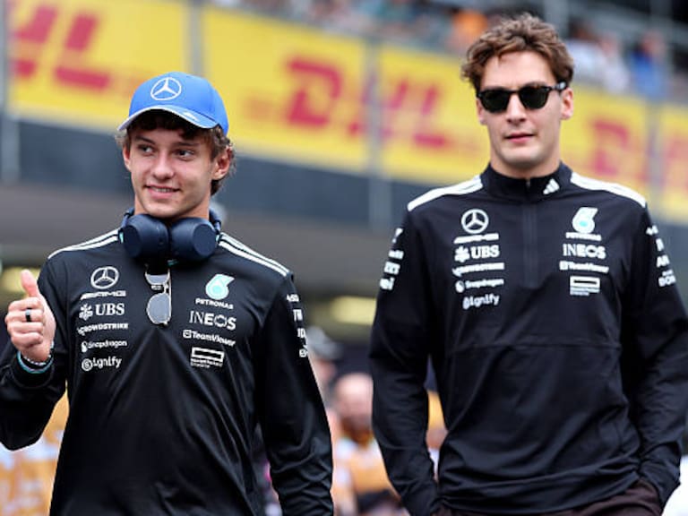 Mercedes renueva a George Russell y Kimi Antonelli para la temporada 2026 de la Fórmula 1.