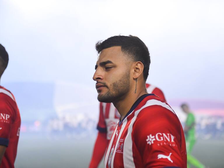 Alexis Vega pierde créditos con la afición de Chivas