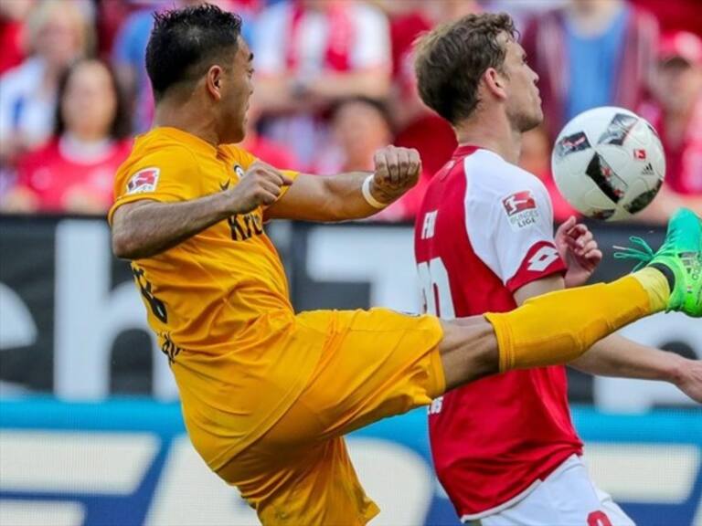 Marco Fabián disputó los 90 minutos.