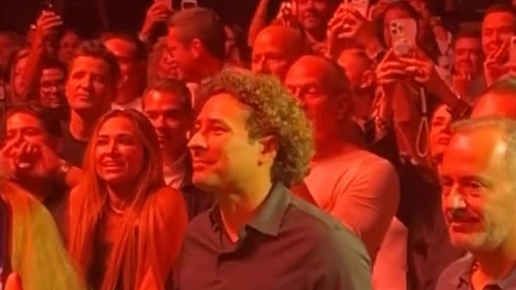 “Nunca voy a olvidarte”: Cristian Castro interrumpe su show para homenajear a Memo Ochoa