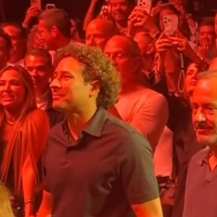 “Nunca voy a olvidarte”: Cristian Castro interrumpe su show para homenajear a Memo Ochoa