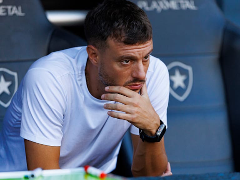 Martín Anselmi es destituido de su cargo como entrenador del Botafogo