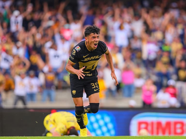 Jorge Ruvalcaba con Pumas