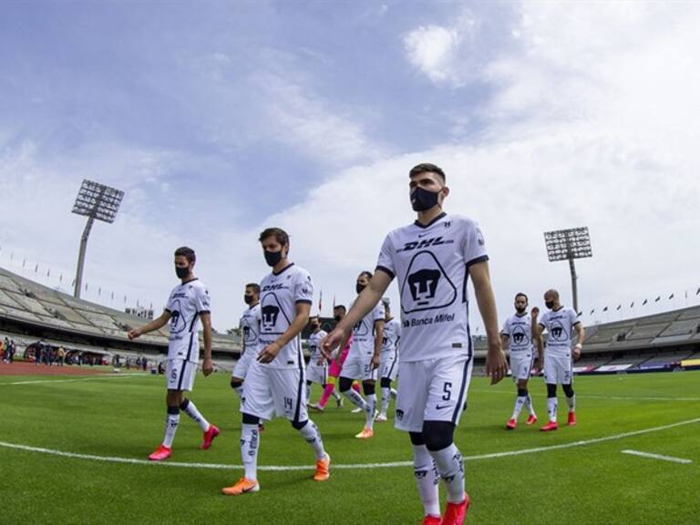 Johan Vasquez saliendo de un partido con Pumas. Foto: Mexsport