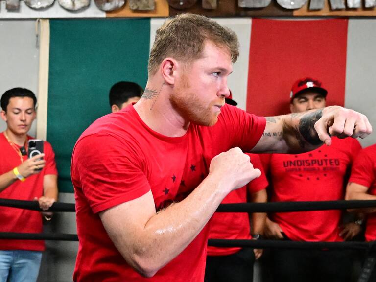 Canelo Álvarez se alista para enfrentar a Gennady Golovkin