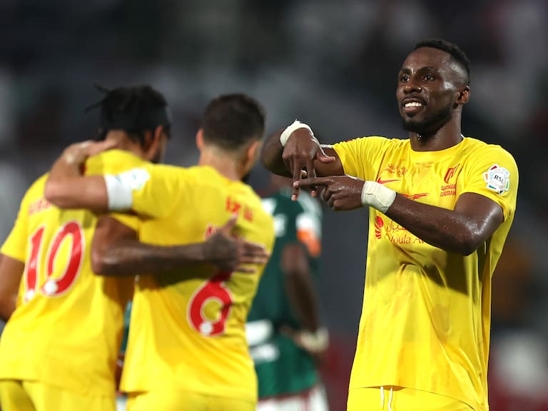 Julián Quiñones brilla en el Al Qadisiya y pelea el liderato de goleo mundial en 2026 contra Iván Toney y Harry Kane