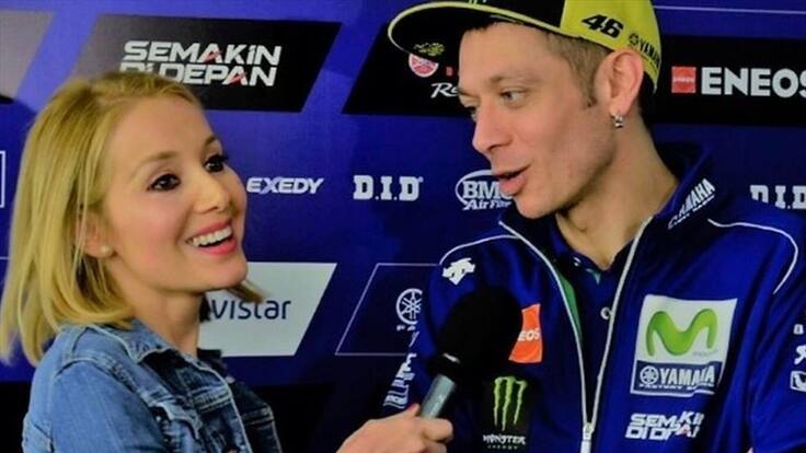 Reportera le hace una propuesta indecorosa a Valentino Rossi