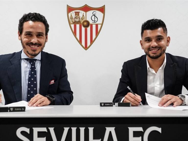Tecatito usará el #9 en Sevilla. Foto: twitt
