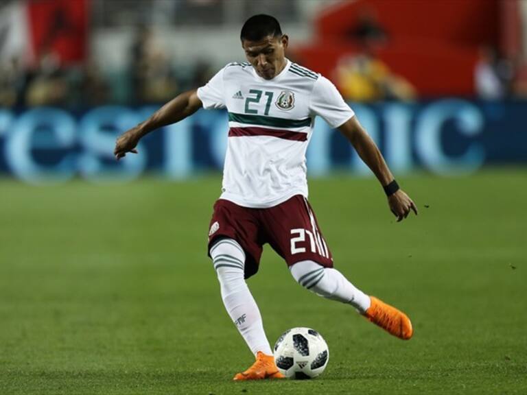 Jesús Gallardo jugando con la Selección. Foto: Getty Images