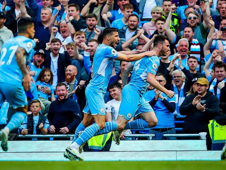 Manchester City se puso a 3 puntos del Liverpool