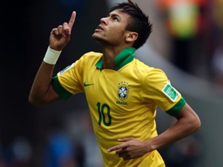 Pelé: &#039;Neymar puede aguantar la presión del Mundial&#039;