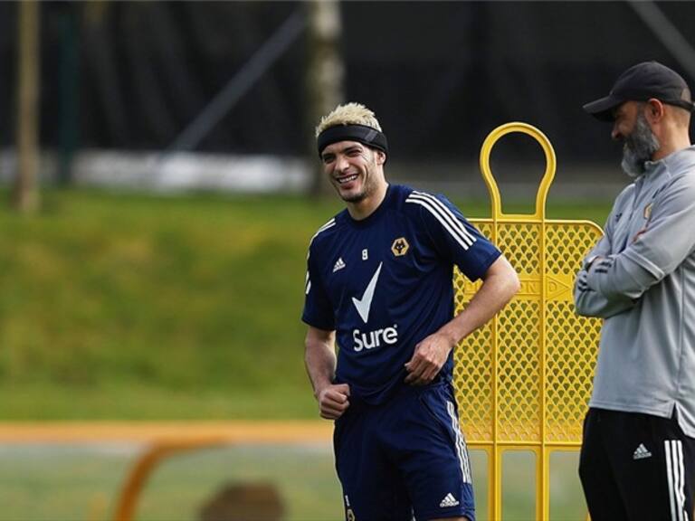 Raúl Jiménez y Nuno Wolves. Foto: Getty Images