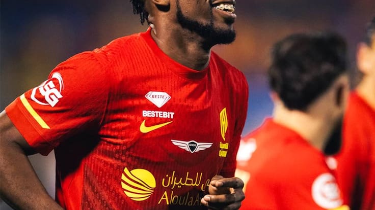 Julián Quiñones brilla en Arabia: supera a Cristiano Ronaldo y pelea por el liderato de goleo