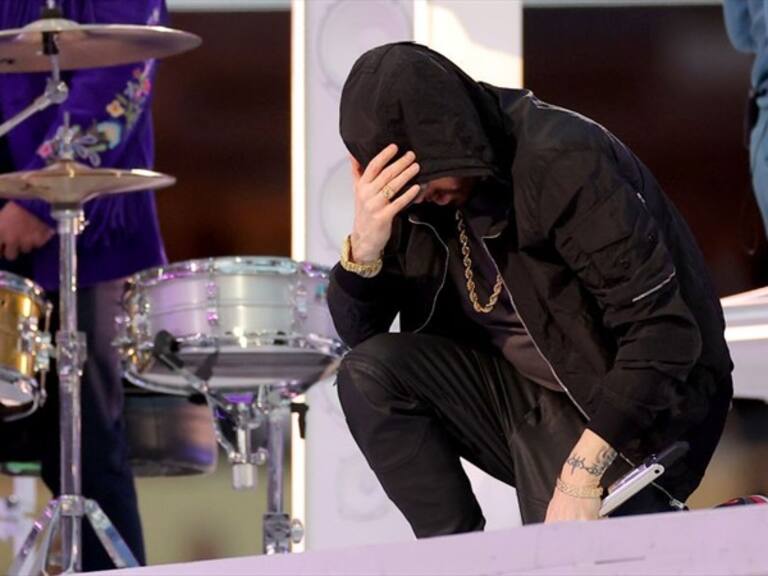 El rapero se arrodilló como homenaje a Colin Kaepernick. Foto: getty