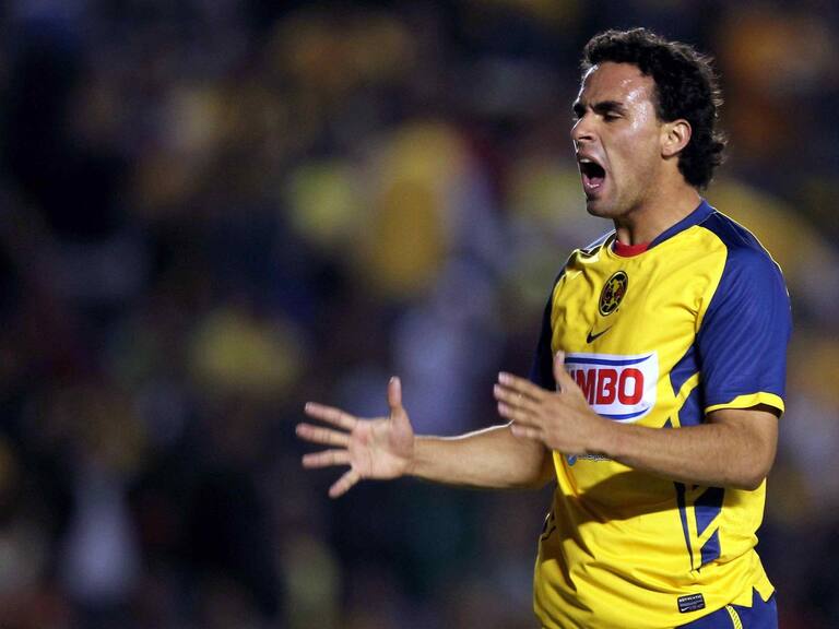 SOCCER/FUTBOLLIBERTADORES 2011
AMERICA VS SANTOS
Action photo of Enrique Esqueda of America, during Libertadores 2011 Cup game at Queretaro./Foto de accion de Enrique esqueda de America, durante juego de Copa Libertadores 2011 en ciudad de Queretaro. 03 May 2011. MEXSPORT/ISAAC ORTIZ