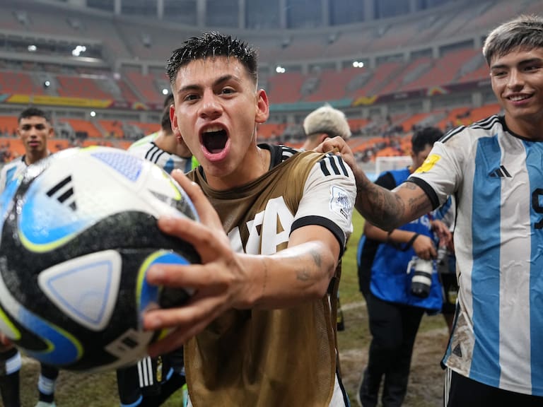 Echeverri fue la figura de Argentina ante Brasil