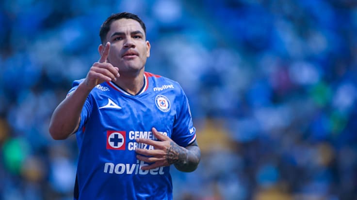 Palavecino y el Toro Fernández firman la quinta victoria al hilo de Cruz Azul ante San Luis