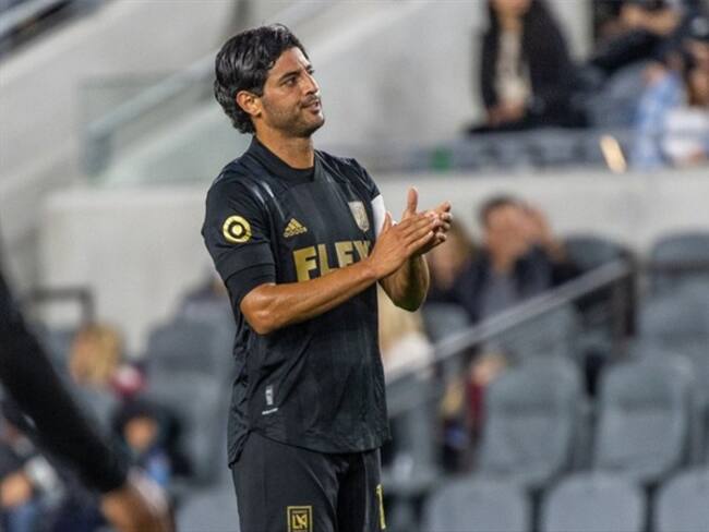Carlos Vela renueva con LAFC