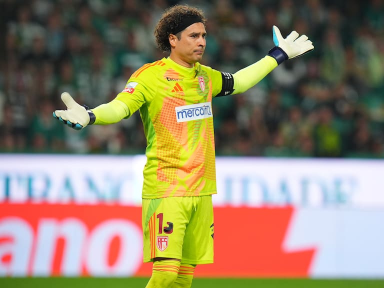 Memo Ochoa queda 5-0 con AVS en Portugal contra el Porto.