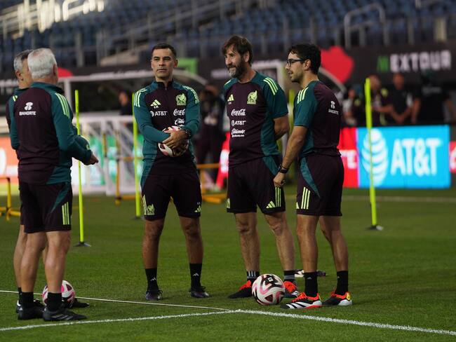 Juan Carlos Rodríguez niega que en la selección mexicana haya imposición de jugadores.