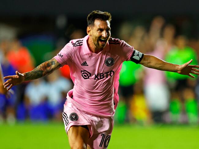 Messi debutó con el Inter Miami y con una joya, derrotó a Cruz Azul al 93′