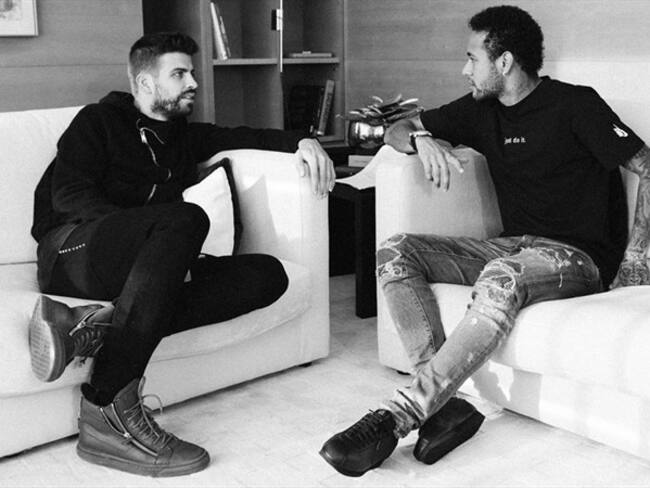 Piqué se estrena como periodista y Neymar es su primer víctima