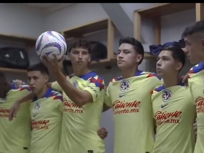 Igor Lichnovsky motiva a sus compañeros con un discurso en el vestidor previo a enfrentar a Toluca