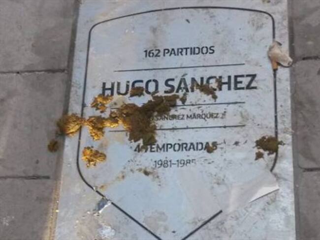 ¡Vandalizan! placa de &quot;Hugo Sánchez&quot;