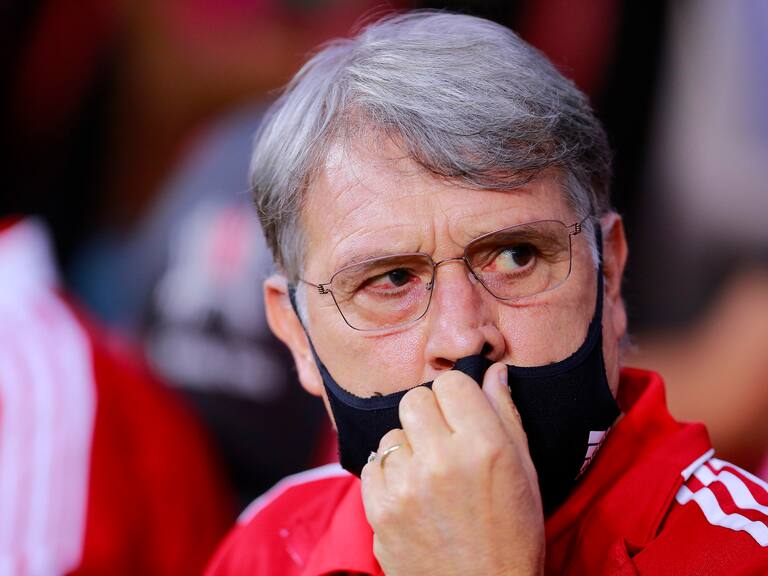 MEXICO CITY, MEXICO - MARCH 24: Gerardo Martino, head coach of Mexico, looks on during the match between Mexico and The United States as part of the Concacaf 2022 FIFA World Cup Qualifiers at Azteca Stadium on March 24, 2022 in Mexico City, Mexico. (Photo by Mauricio Salas/Jam Media/Getty Images)