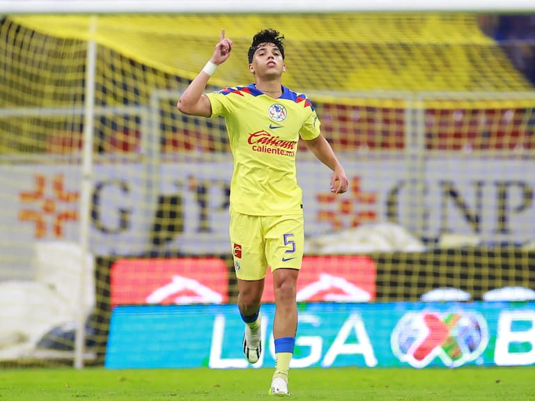 América recibiría millonaria oferta de un equipo de LaLiga por Kevin Álvarez