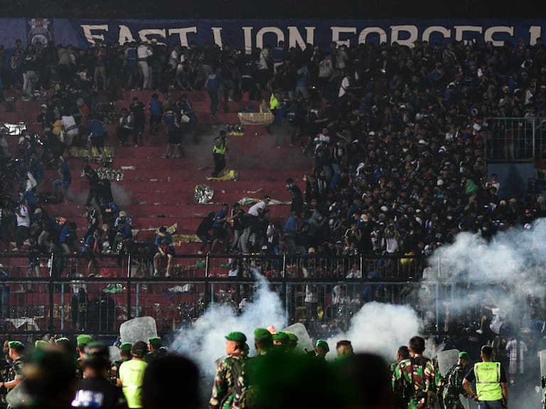 Tragedia en el futbol de Indonesia