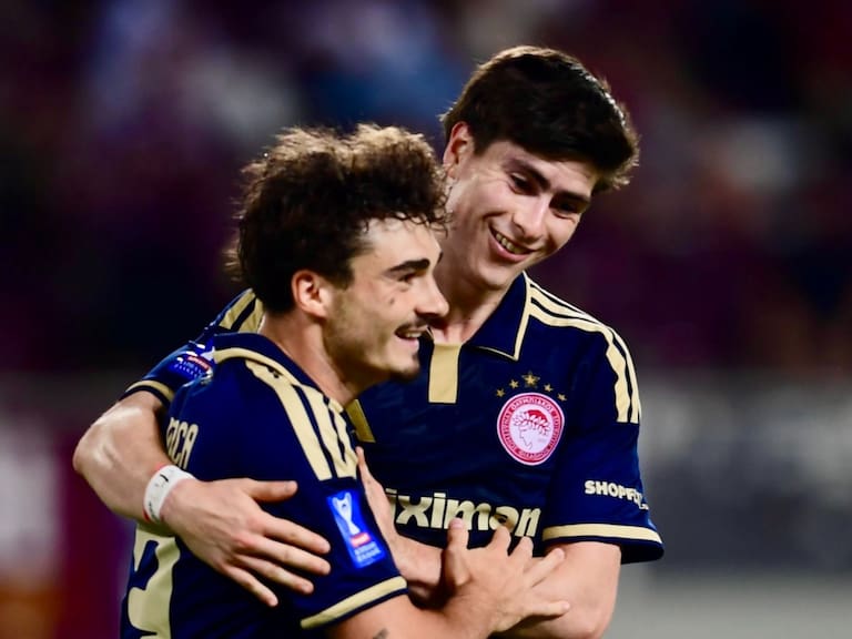 Armando ‘Hormiga’ González debuta con gol y asistencia en goleada del Olympiacos