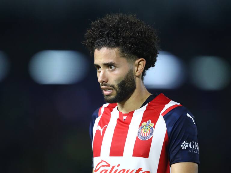 César Huerta podría llegar a Pumas como intercambio de Alan Mozo