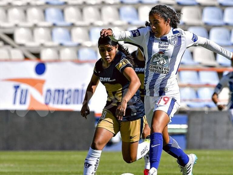 Pumas y Pachuca se disputan el balón. Foto: Twitter Liga Femenil Mx