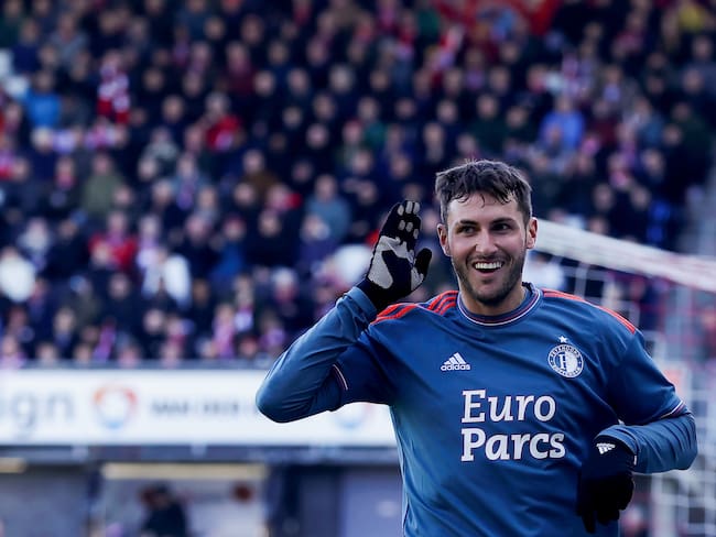 Santiago Giménez está en la mira de varios clubes en la Premier League