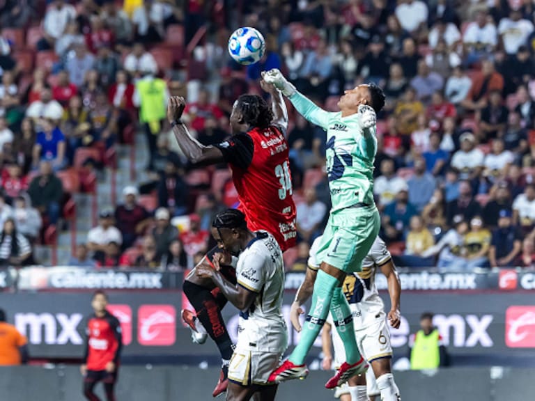 ¡Keylor Navas salva a Pumas! Los universitarios siguen invictos tras igualar con Xolos en la Jornada 8