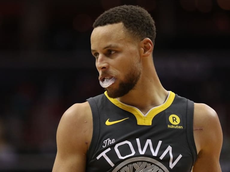 Stephen Curry destrozó su cuarto de hotel. Foto: Getty Images