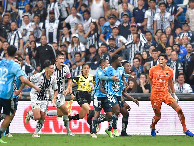 Avilés hurtado se robó el show en el Gigante de Acero